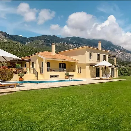 Mandola Trapezaki Kefalonia *